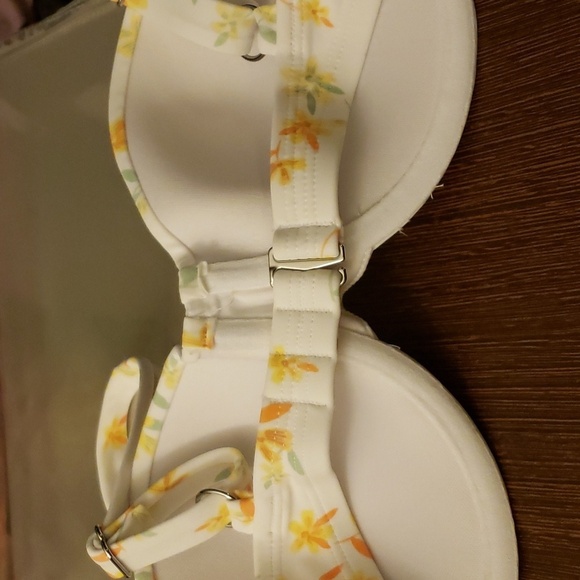 Cupshe Lindsay Ditsy Floral Underwire Bikini Size Size M - Picture 4 of 8